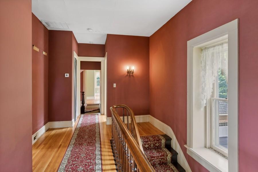 805 Abbott Street W
