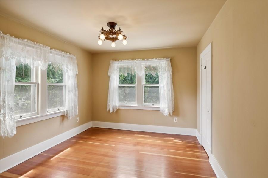 805 Abbott Street W