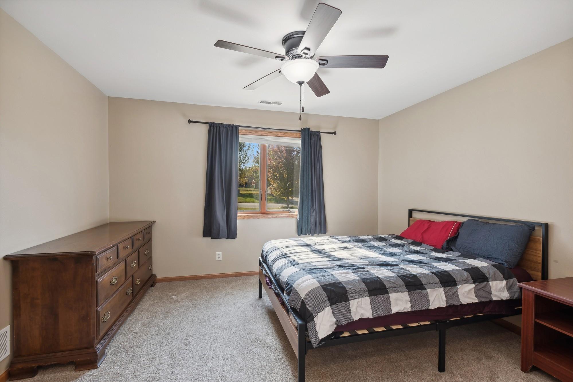 1423 Summit Street Unit: 9