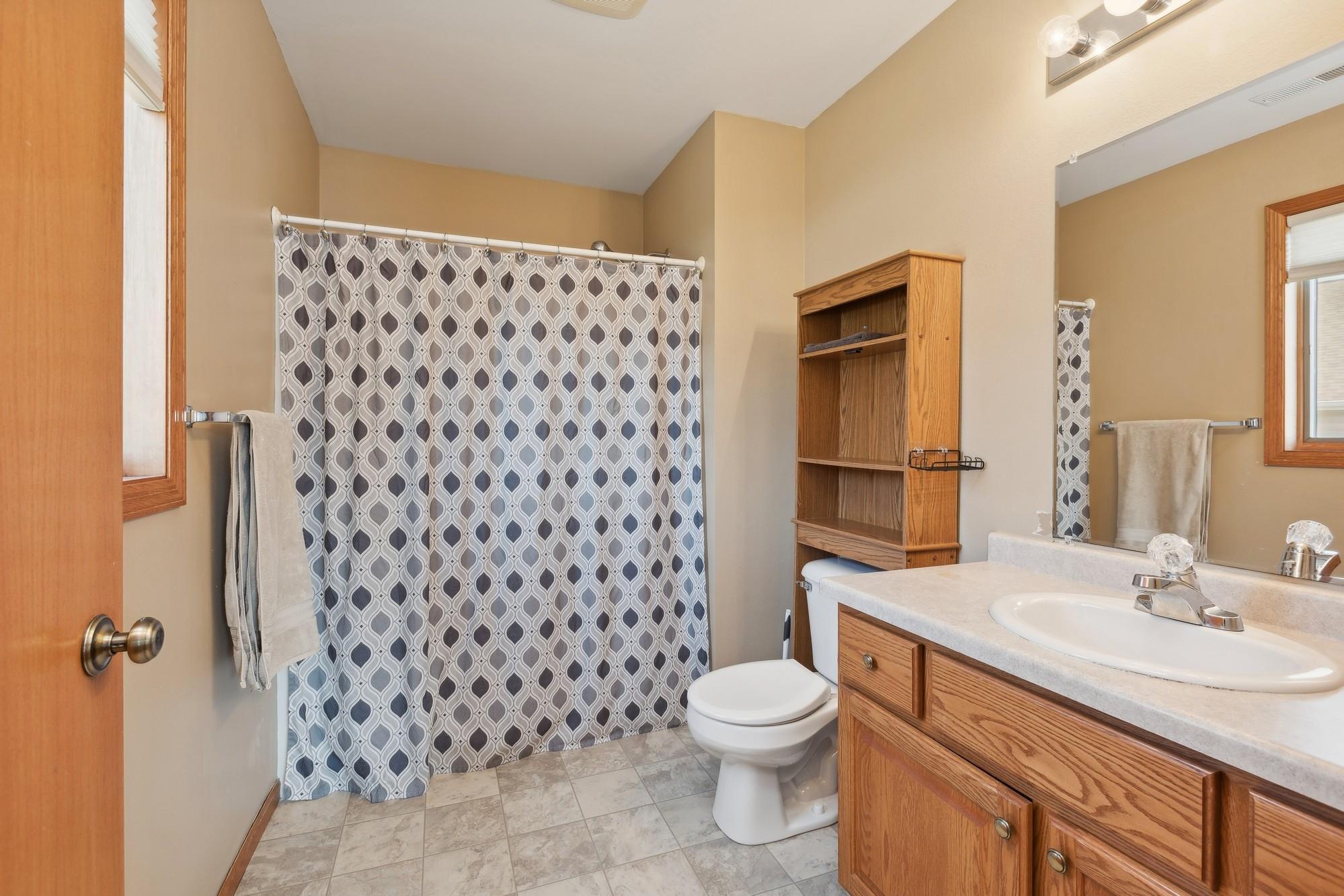 1423 Summit Street Unit: 9