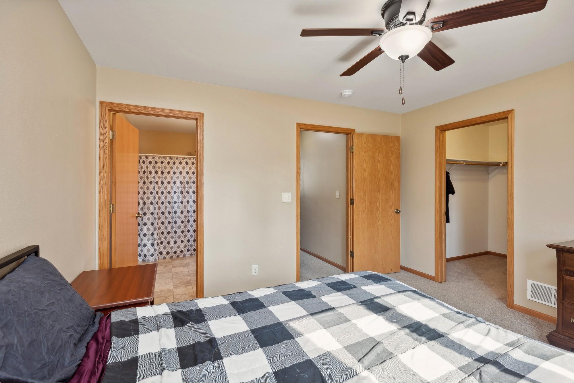 1423 Summit Street Unit: 9