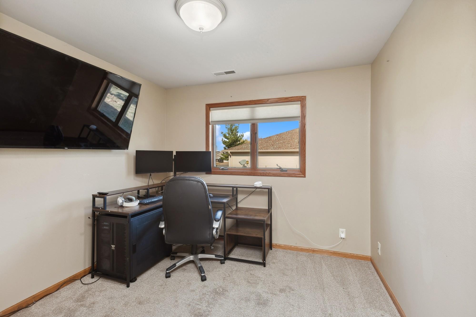 1423 Summit Street Unit: 9