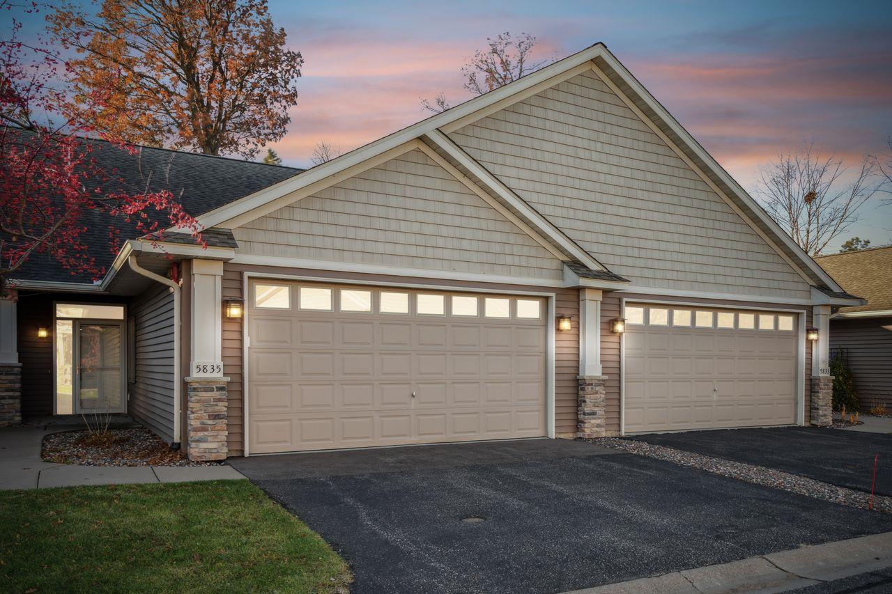 5835 Oakgreen Court N