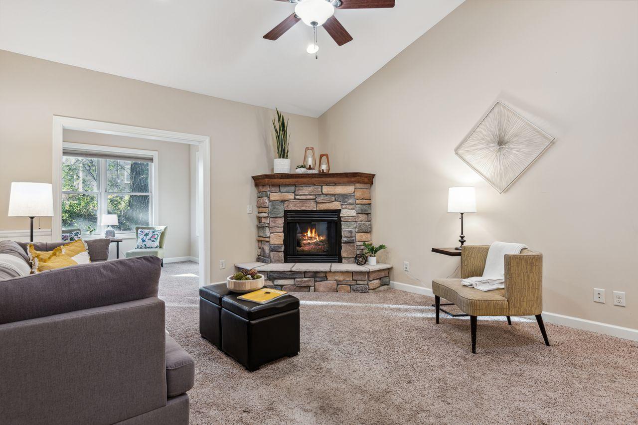 5835 Oakgreen Court N