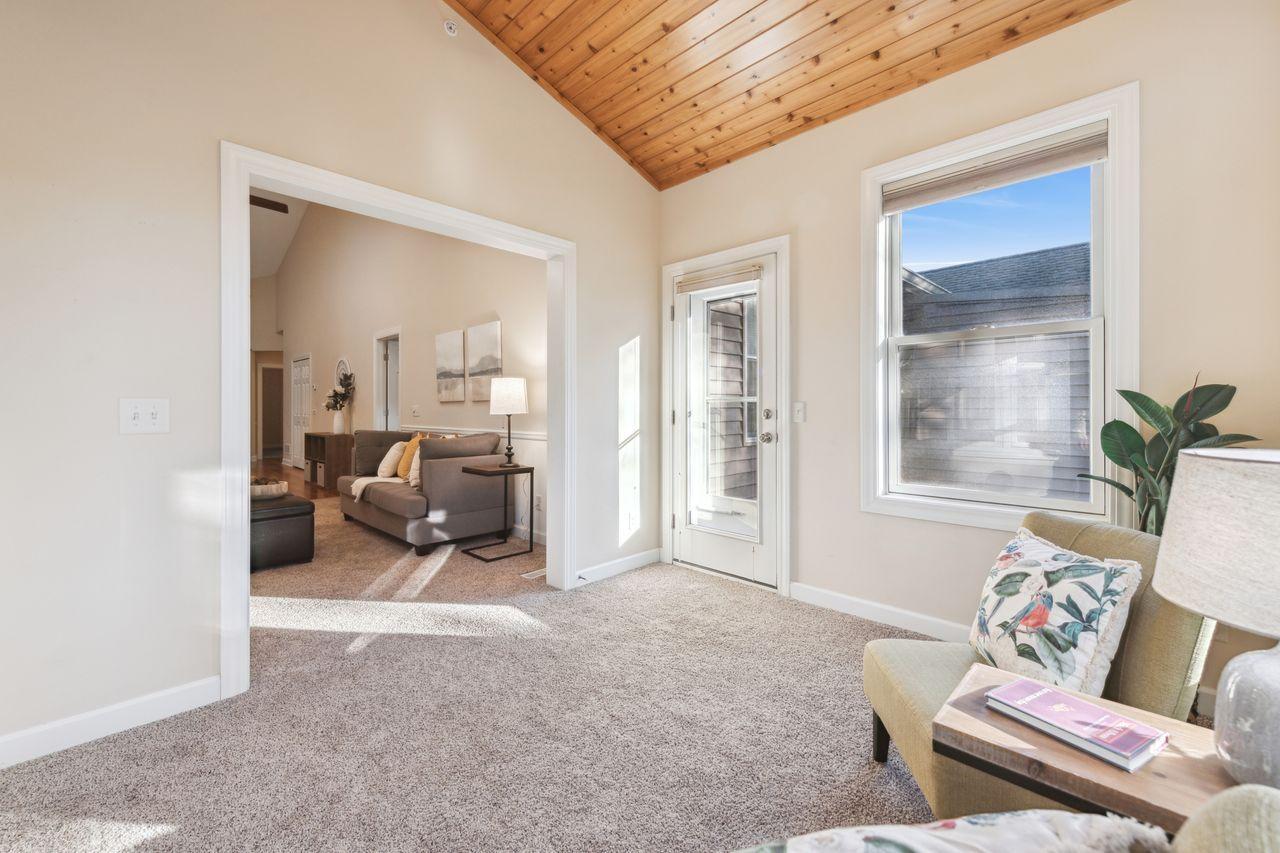 5835 Oakgreen Court N