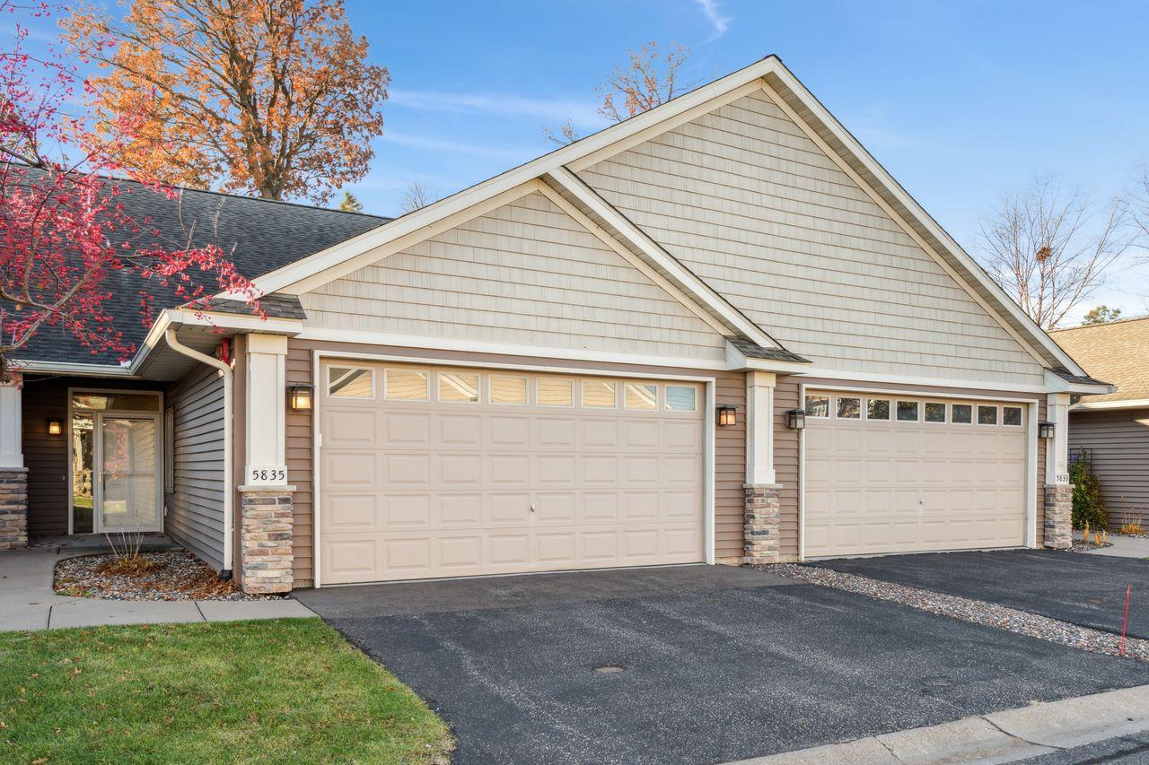 5835 Oakgreen Court N