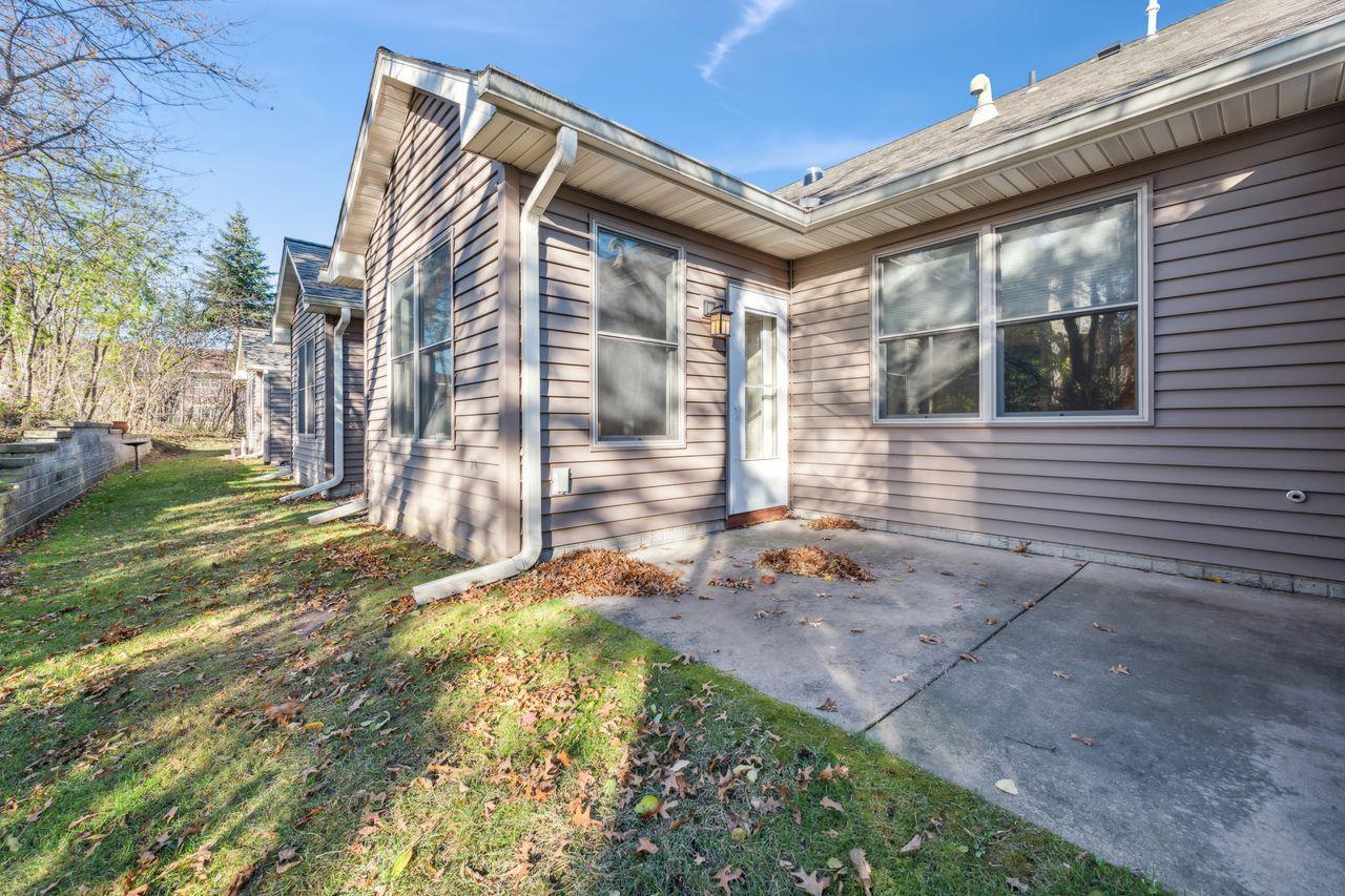 5835 Oakgreen Court N