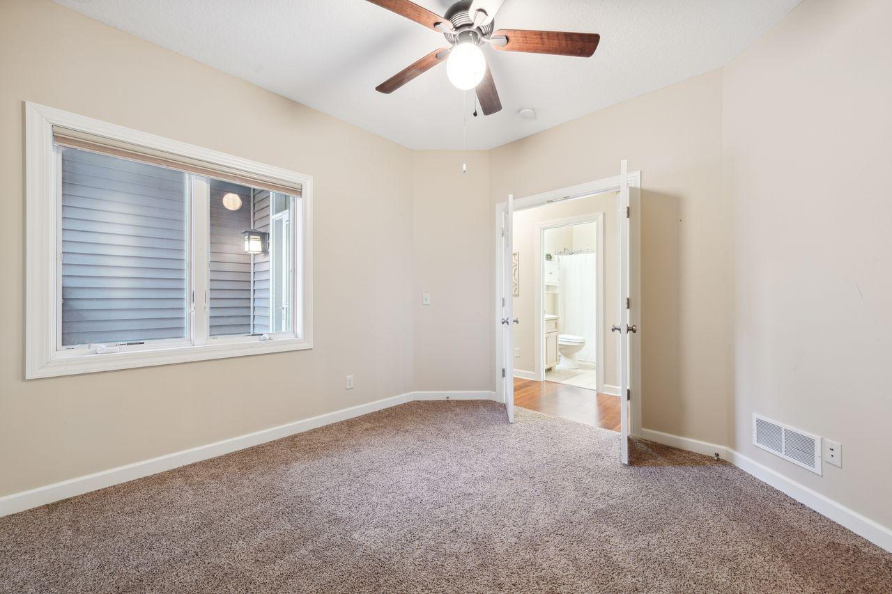 5835 Oakgreen Court N