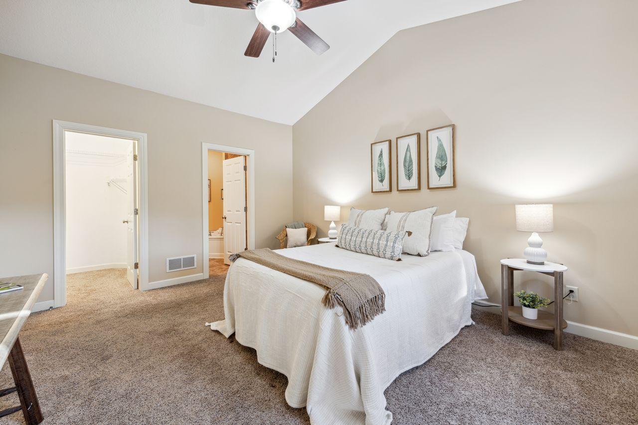 5835 Oakgreen Court N