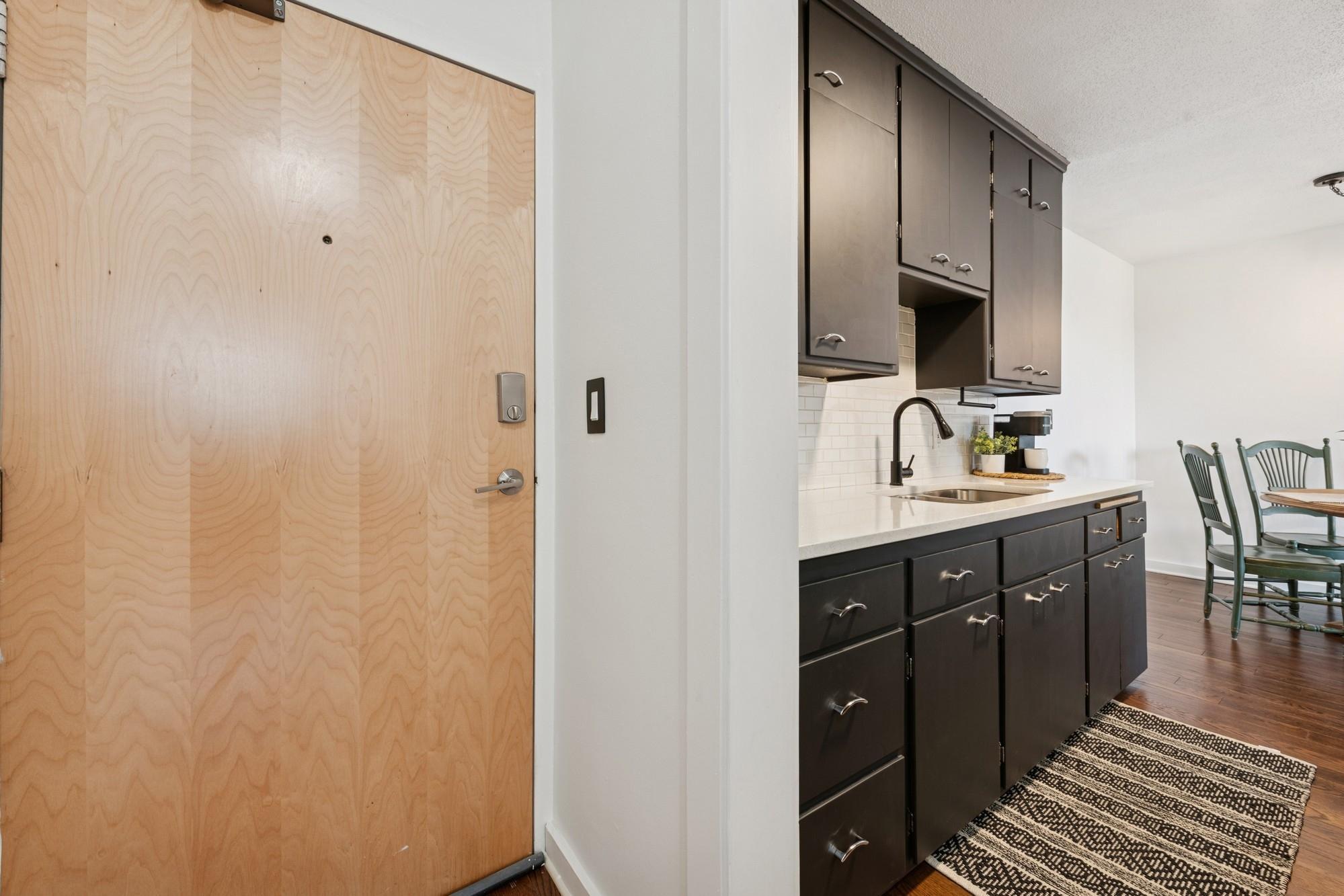 2500 Blaisdell Avenue Unit: 401