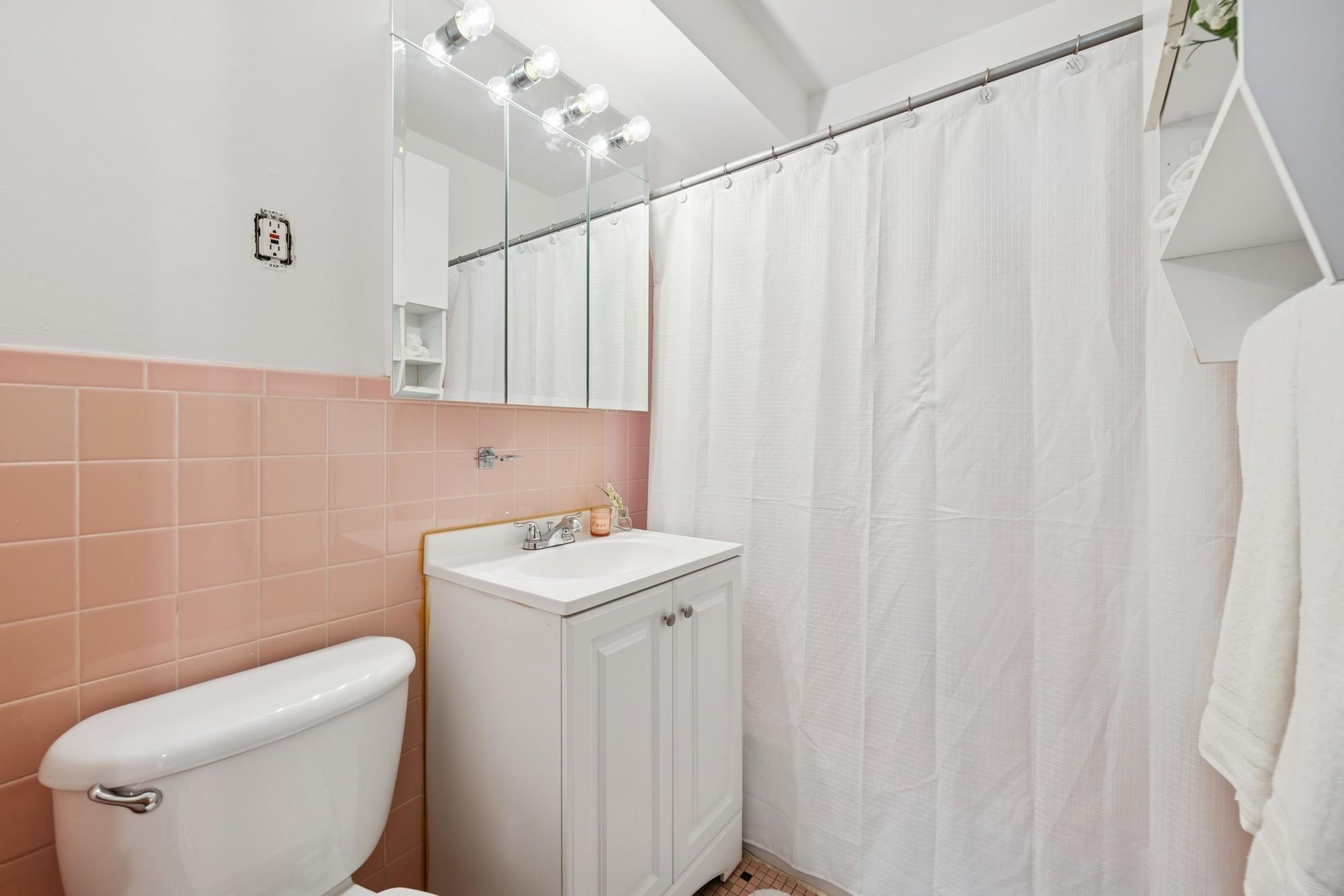 2500 Blaisdell Avenue Unit: 401