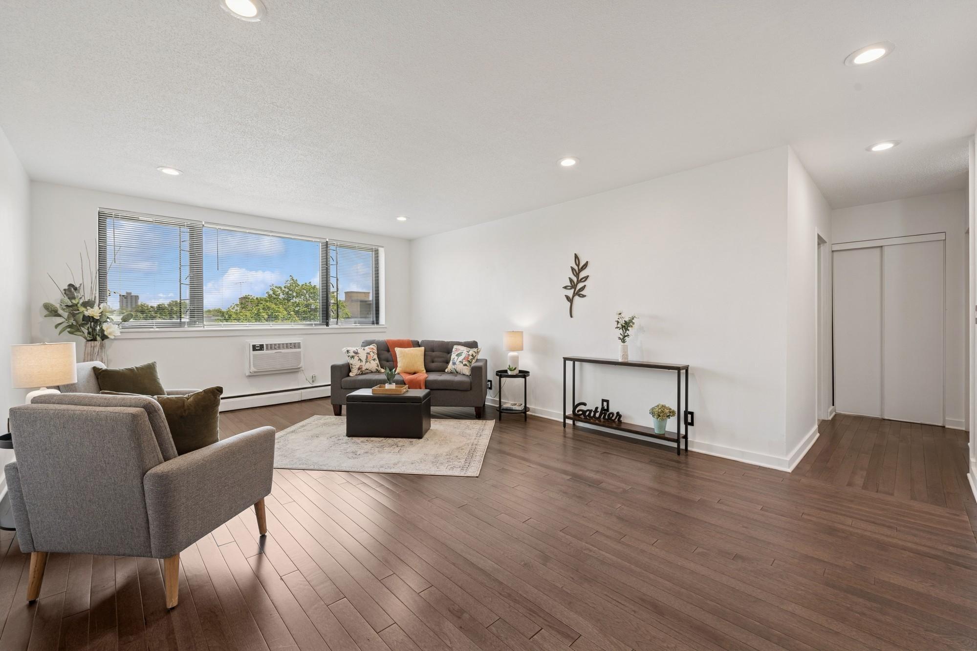 2500 Blaisdell Avenue Unit: 401