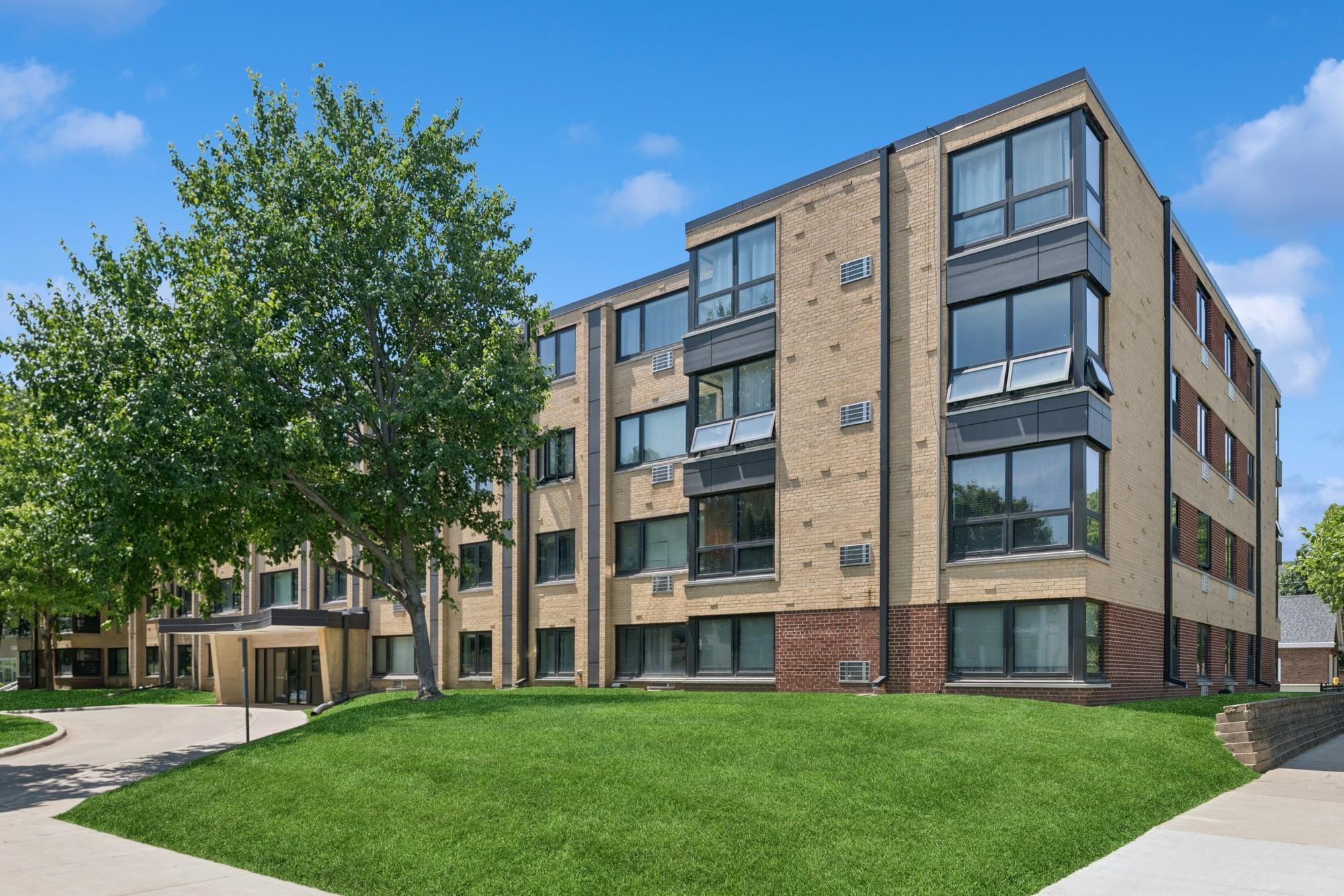 2500 Blaisdell Avenue Unit: 401