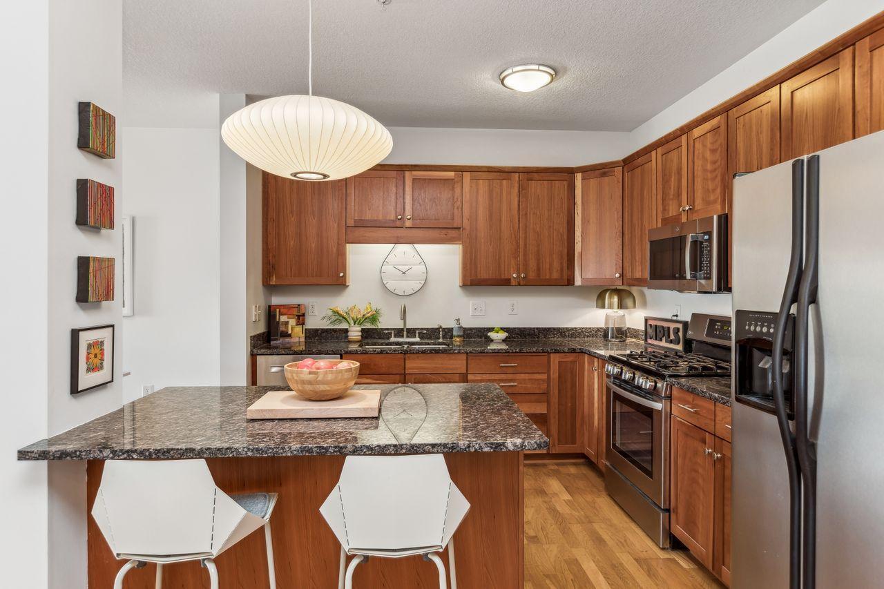 301 Oak Grove Street Unit: 305