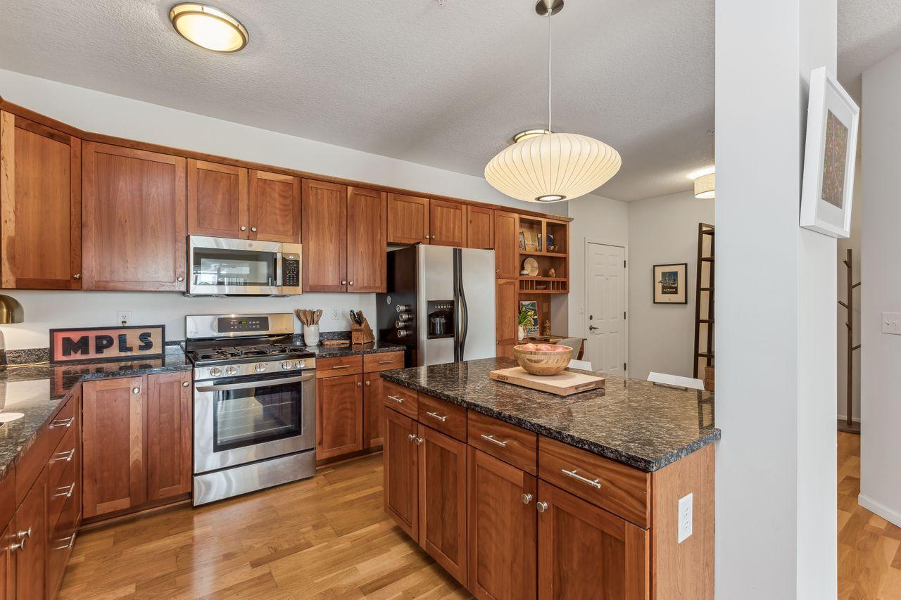301 Oak Grove Street Unit: 305