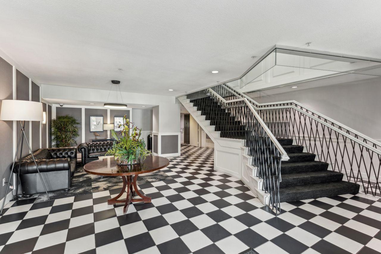 301 Oak Grove Street Unit: 305