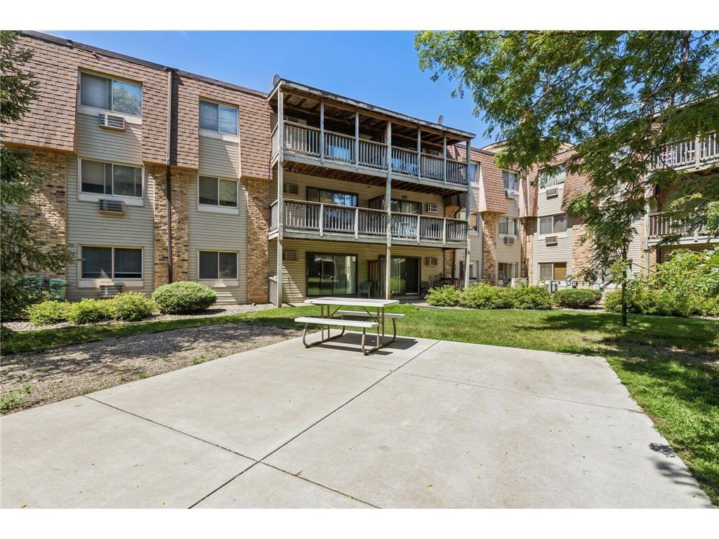 2011 E 122nd Street Unit: D4