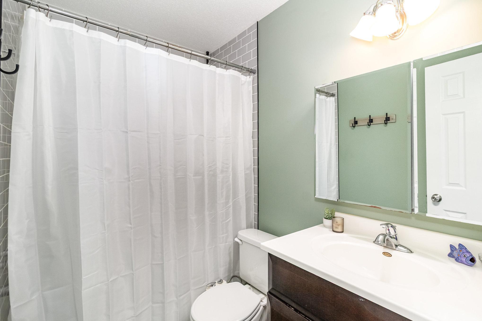 2011 E 122nd Street Unit: D4