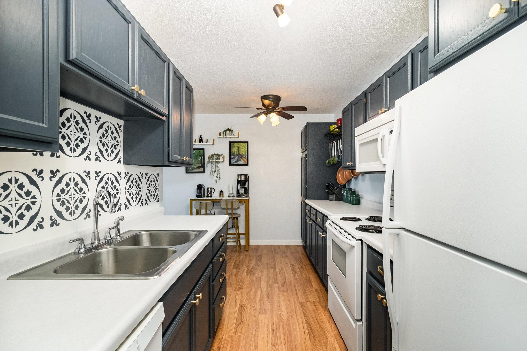 2011 E 122nd Street Unit: D4