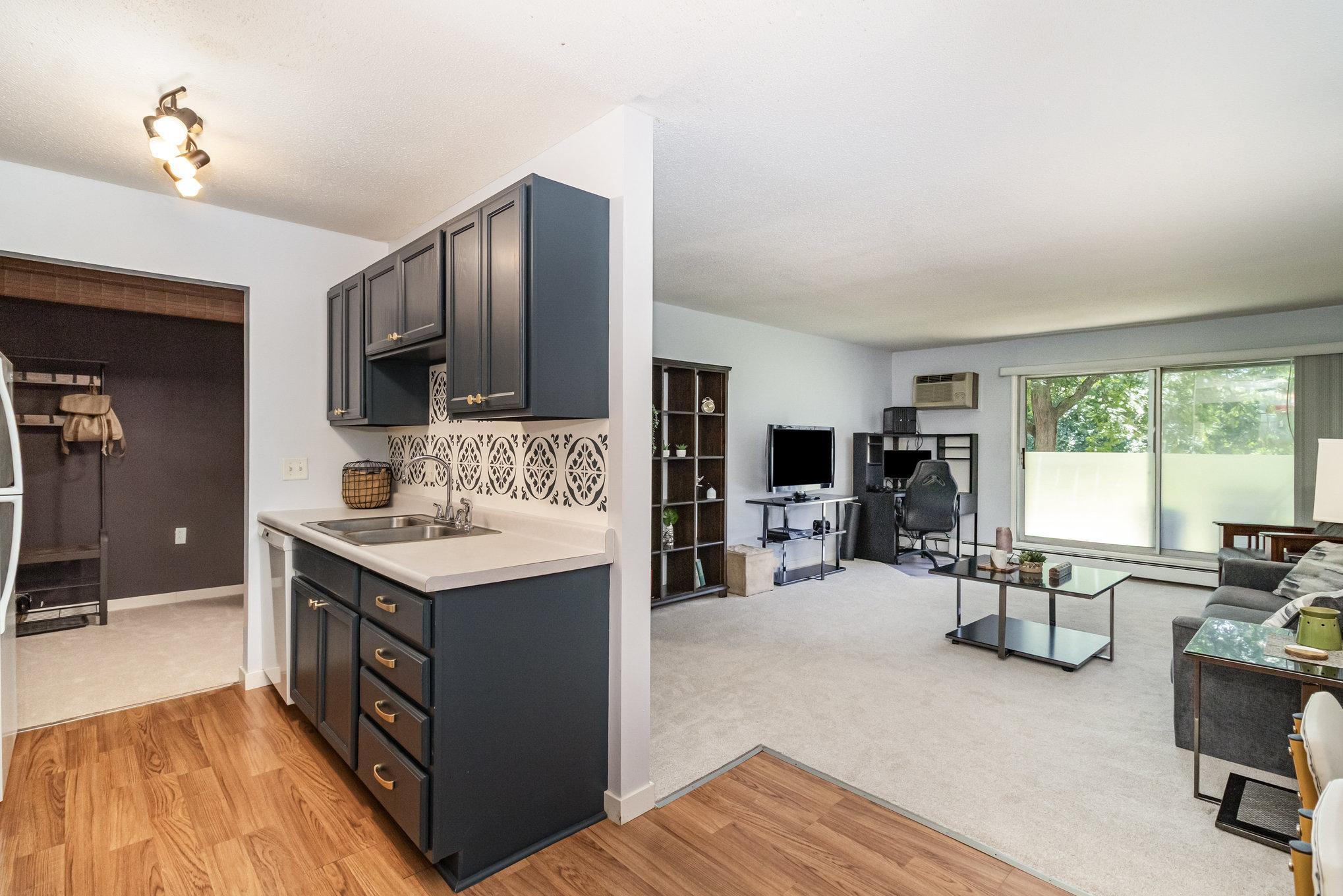 2011 E 122nd Street Unit: D4