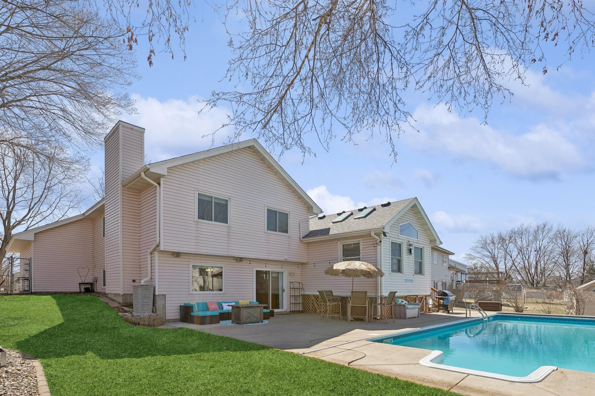 7175 Upper 157th Street W