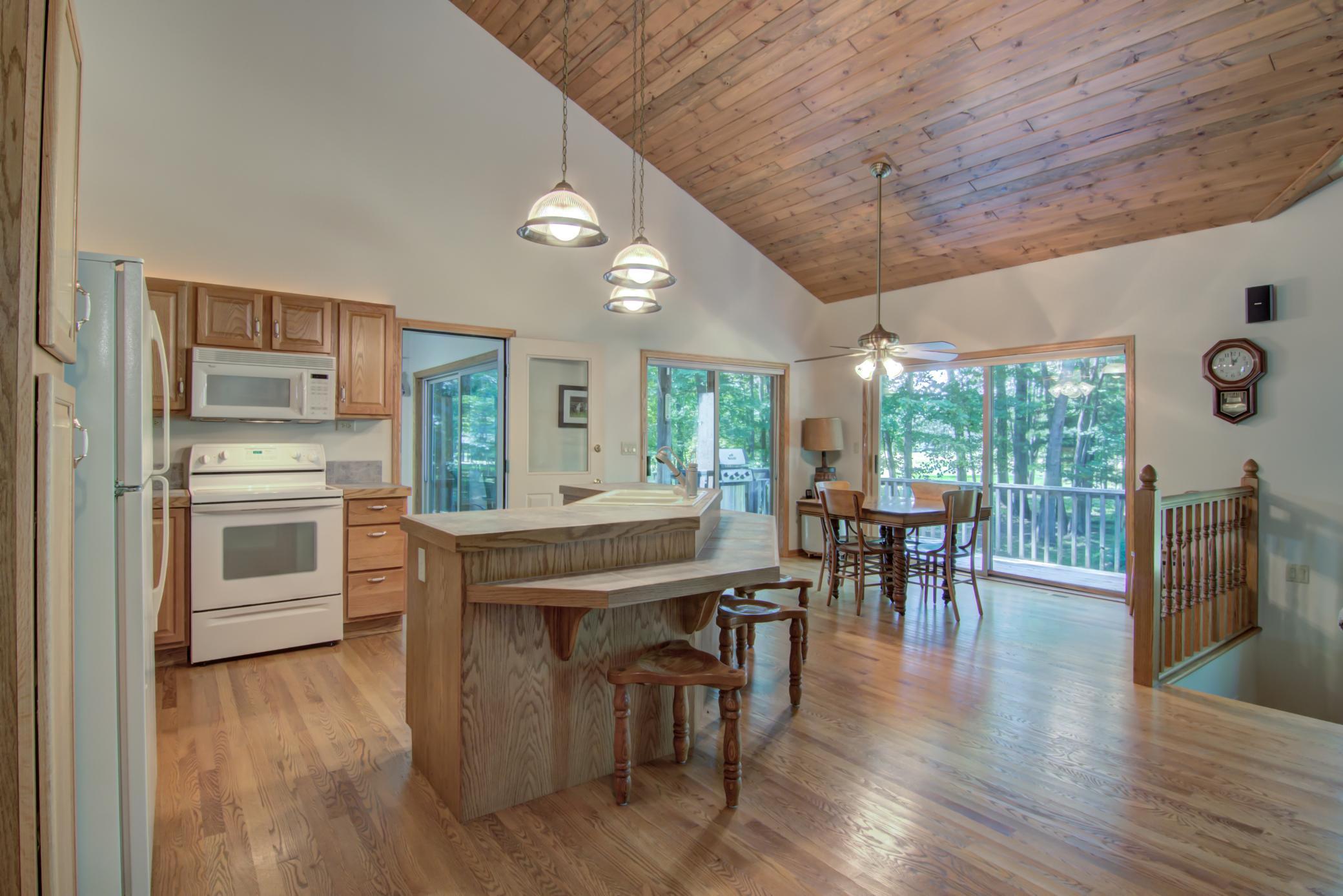 29049 Hanscom Lake Trailway