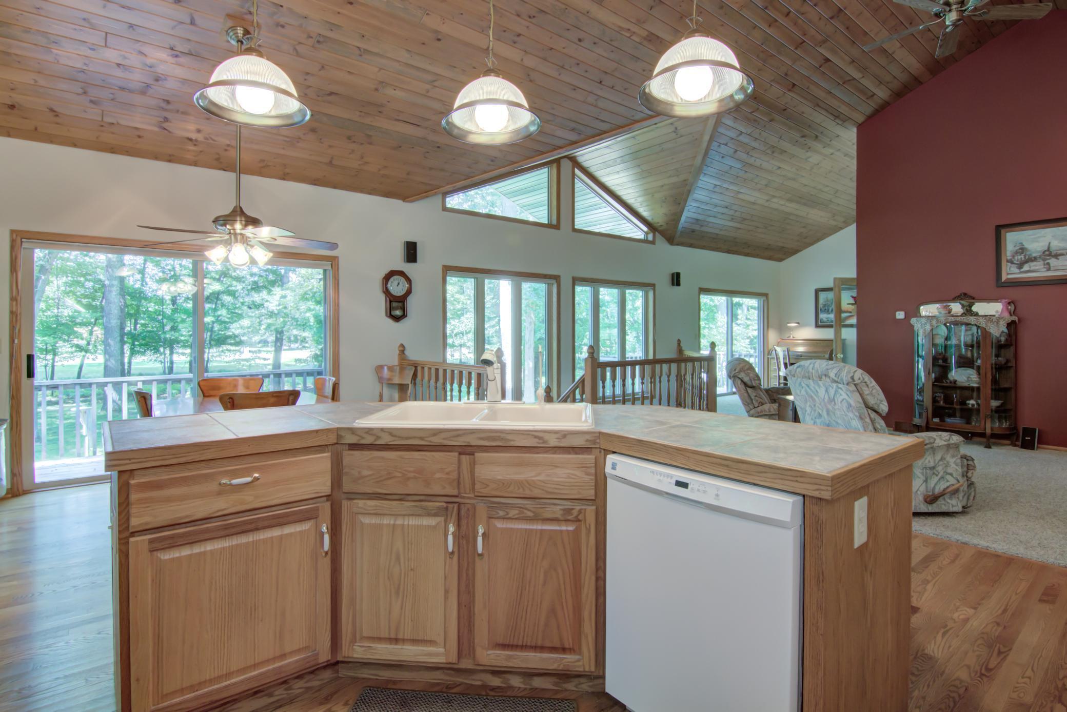 29049 Hanscom Lake Trailway