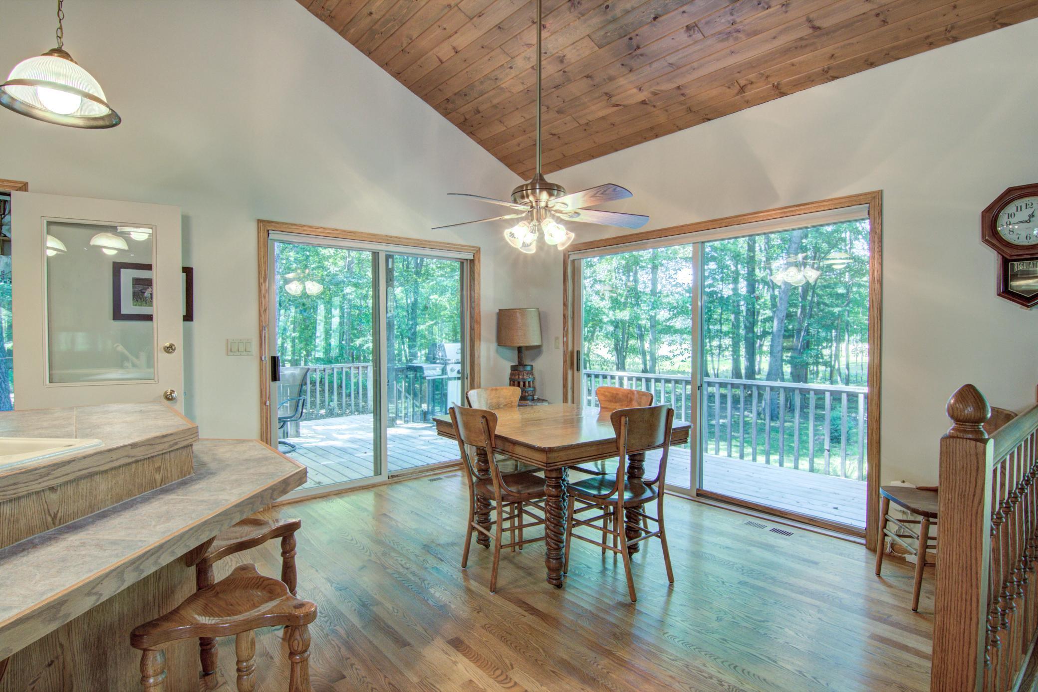 29049 Hanscom Lake Trailway
