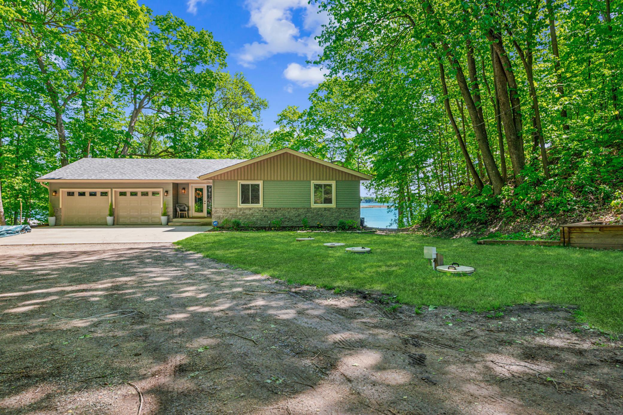 49935 Acacia Trail