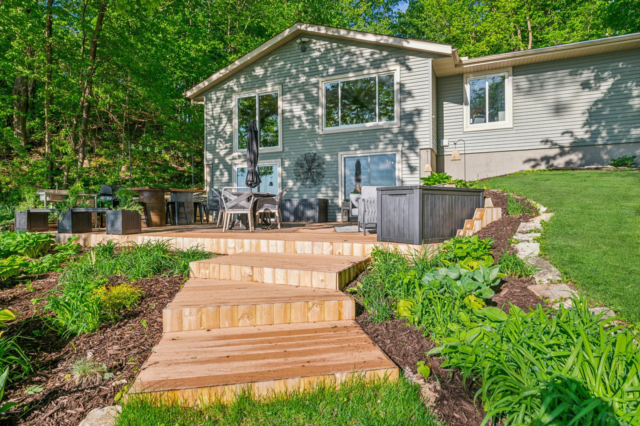 49935 Acacia Trail