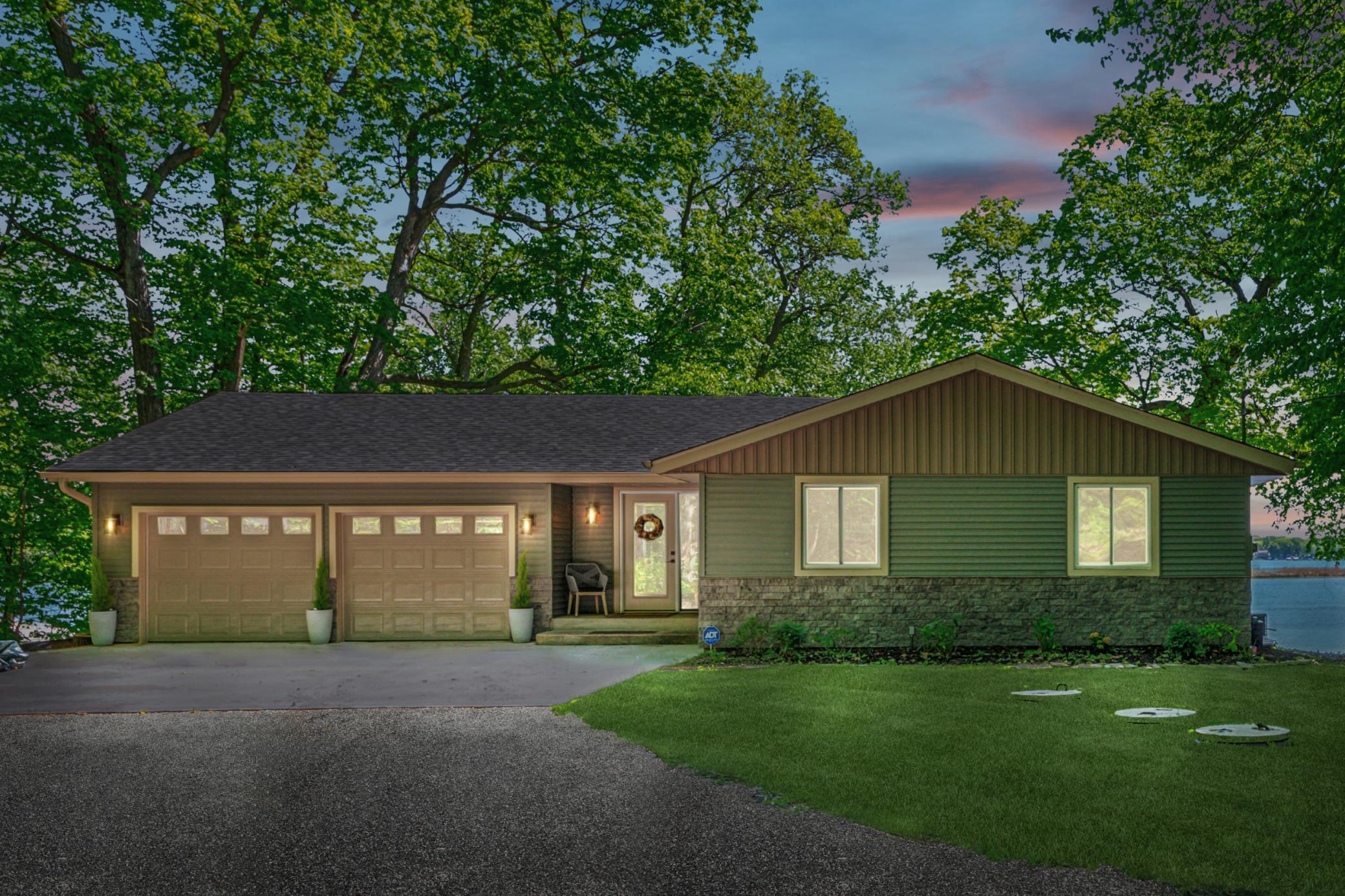 49935 Acacia Trail