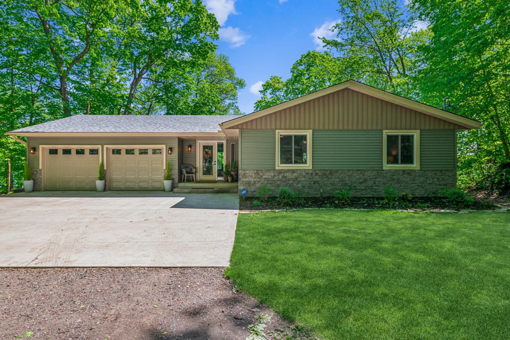 49935 Acacia Trail