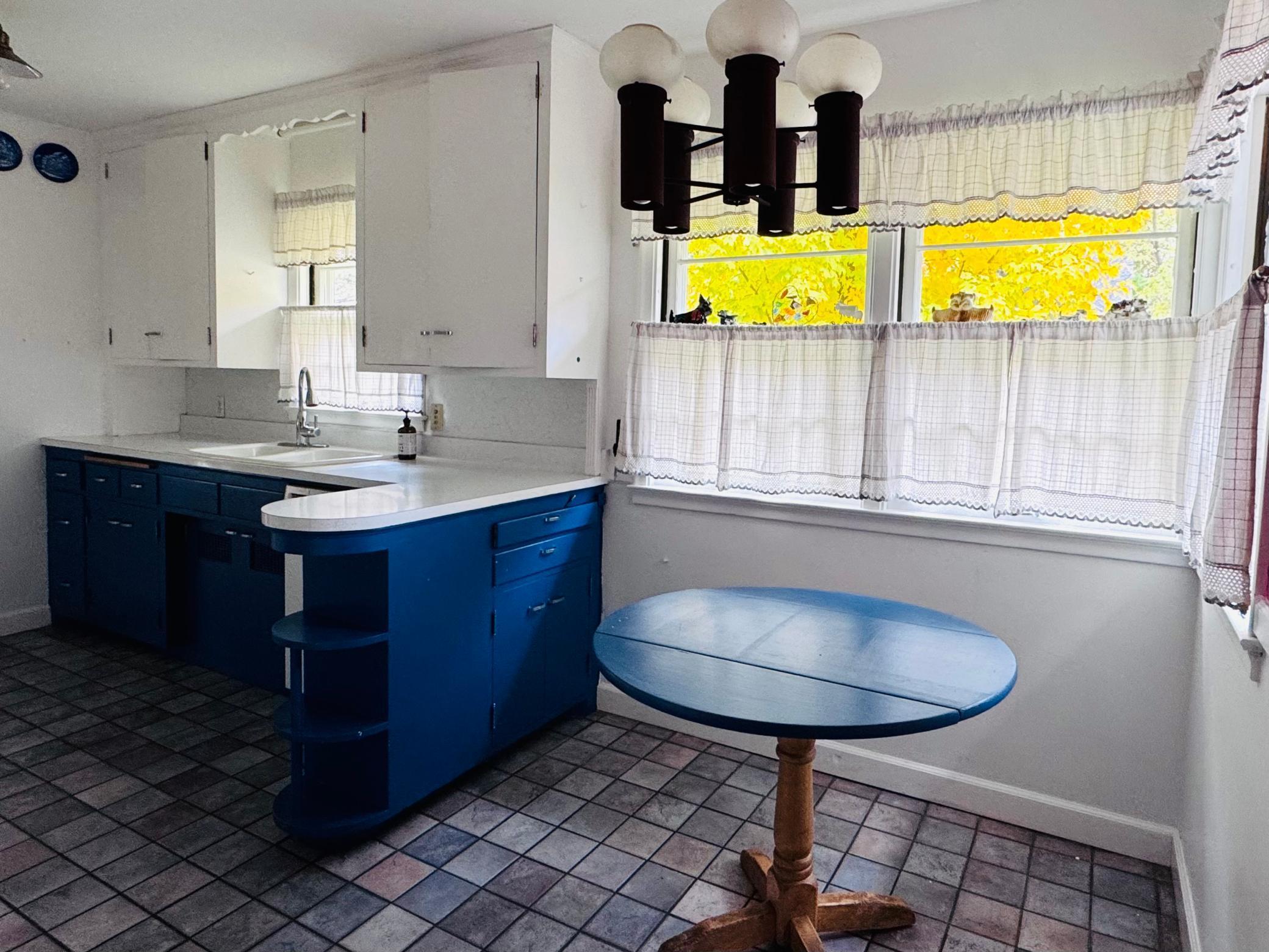 6528 Josephine Avenue