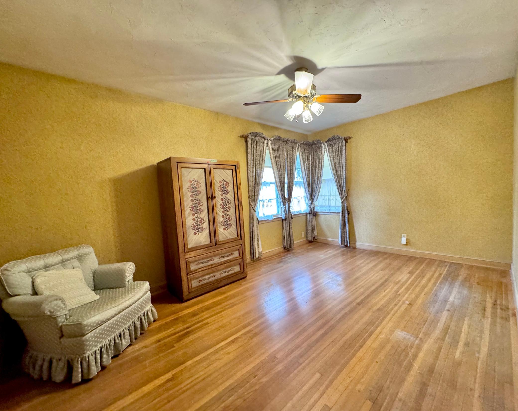 6528 Josephine Avenue