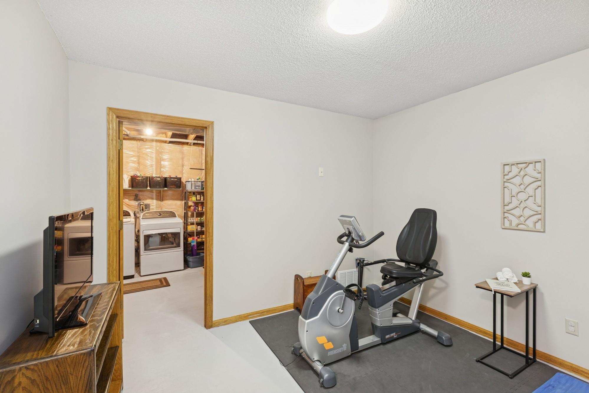 567 Lakewood Drive S