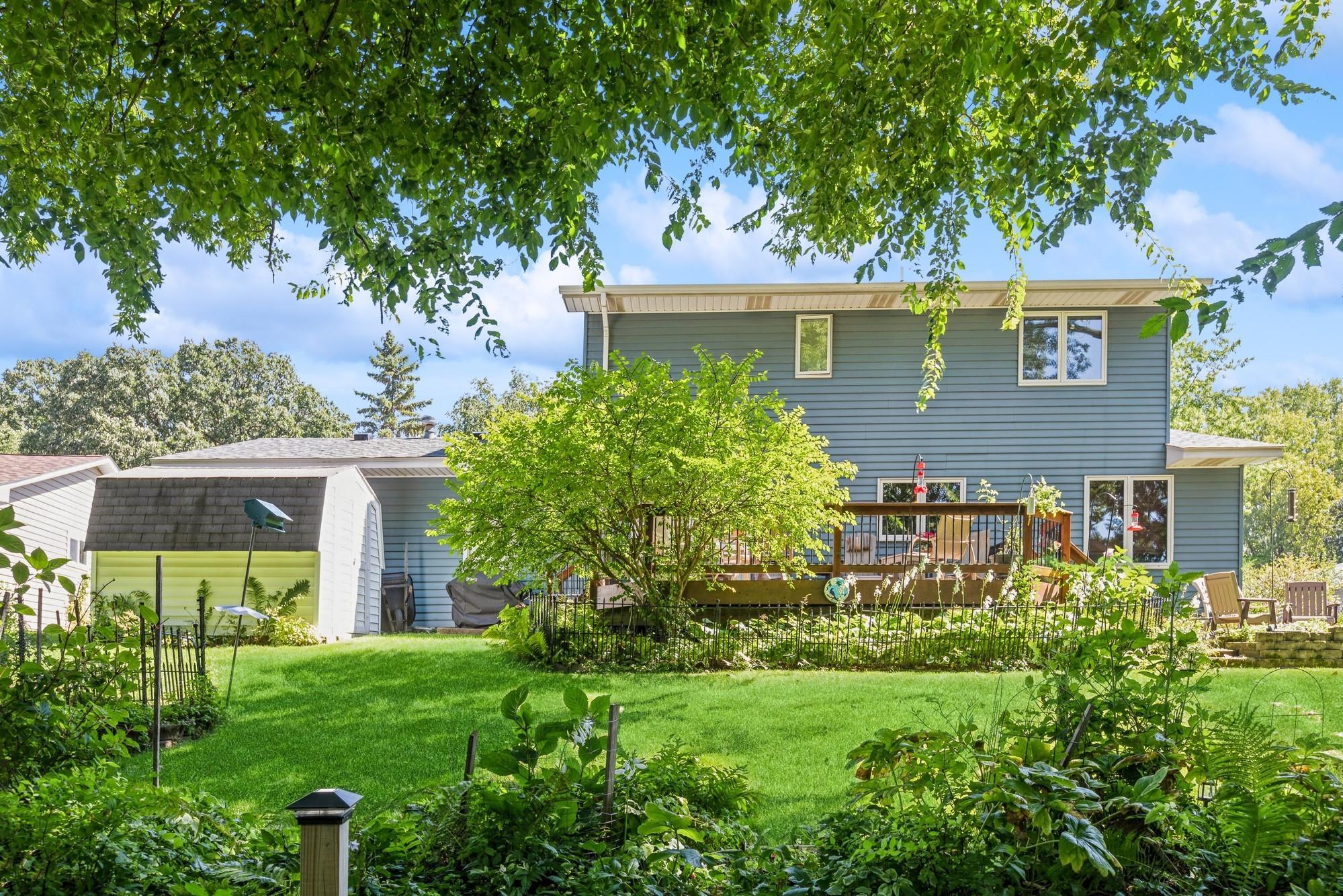 567 Lakewood Drive S