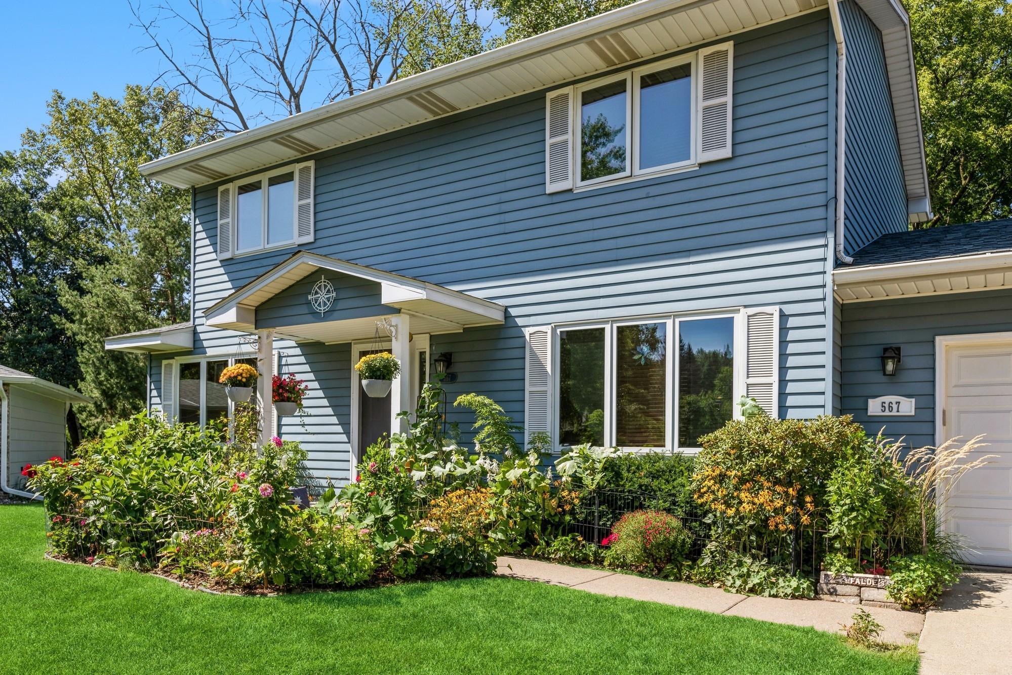 567 Lakewood Drive S