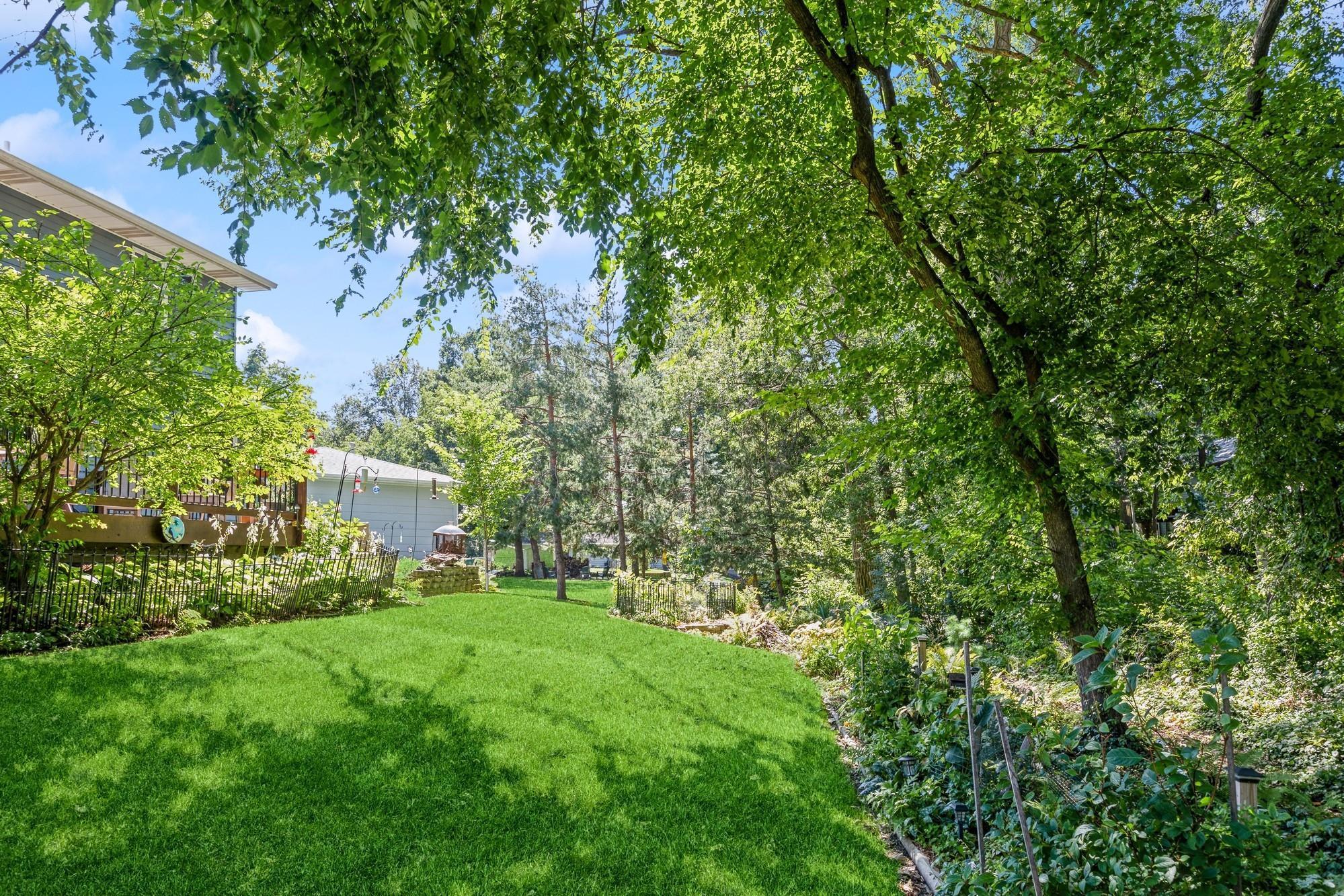 567 Lakewood Drive S