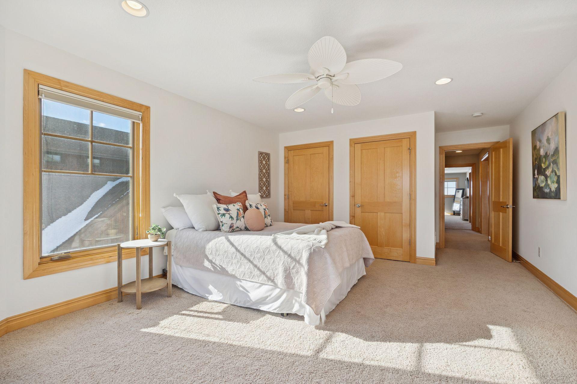 22620 Hayward Avenue N