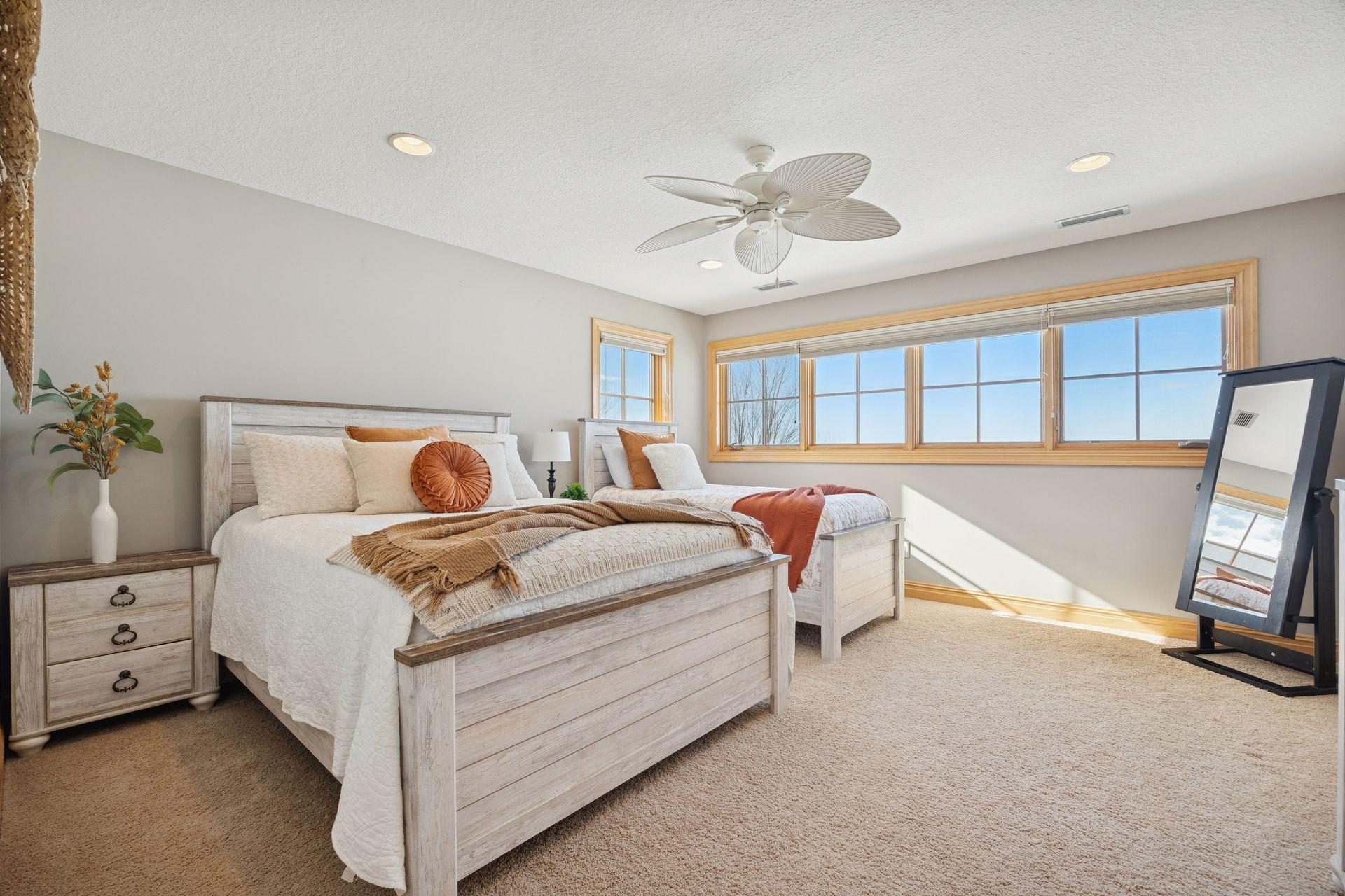 22620 Hayward Avenue N