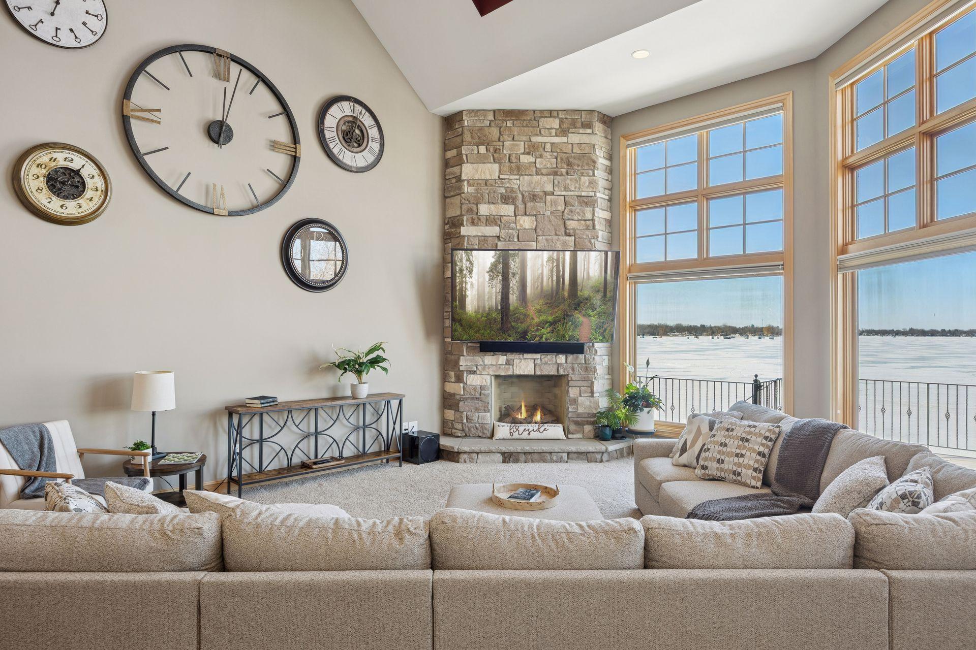 22620 Hayward Avenue N