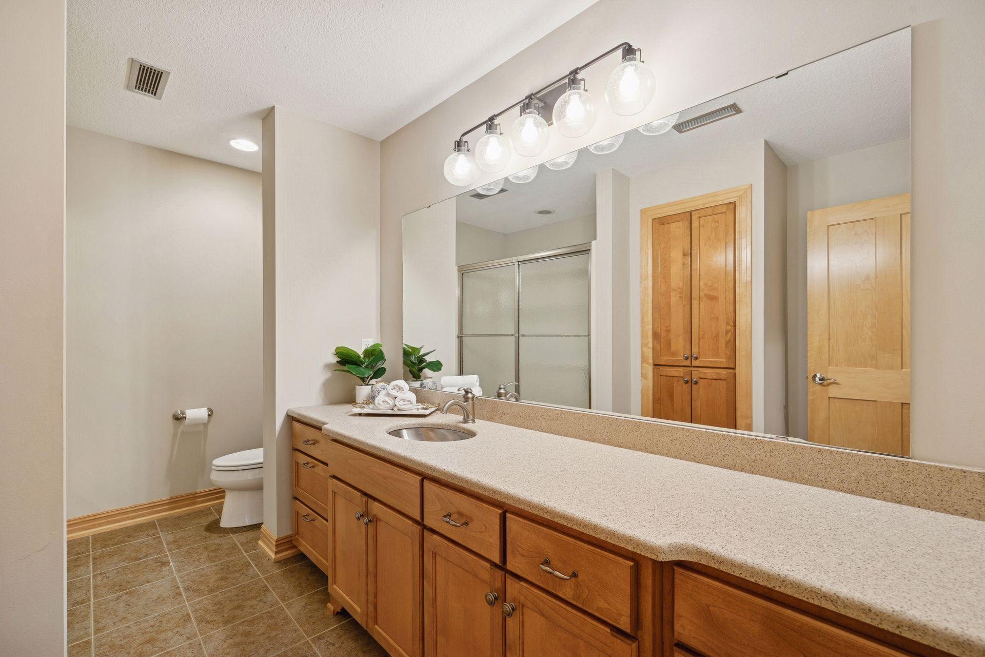 22620 Hayward Avenue N