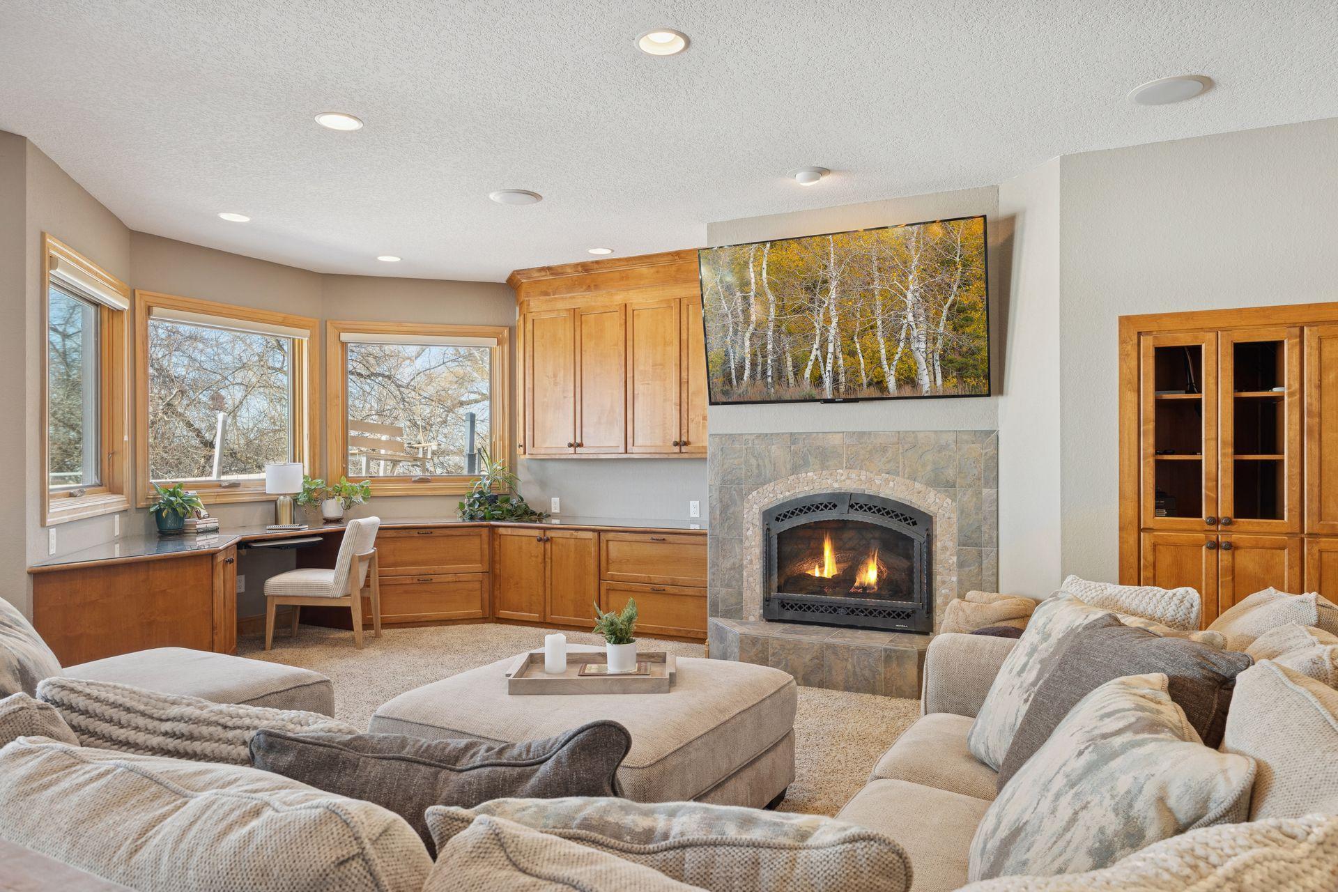 22620 Hayward Avenue N