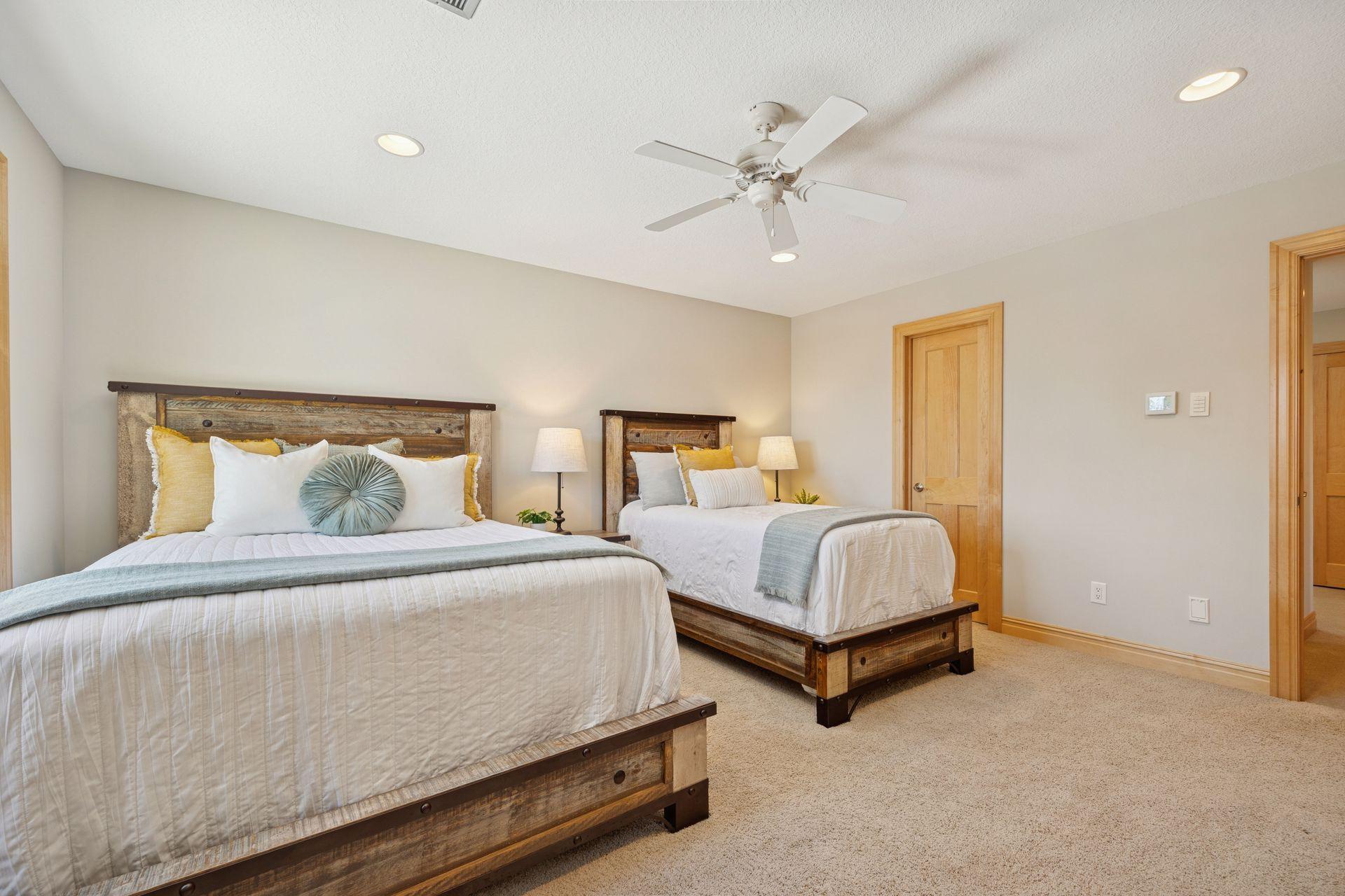 22620 Hayward Avenue N