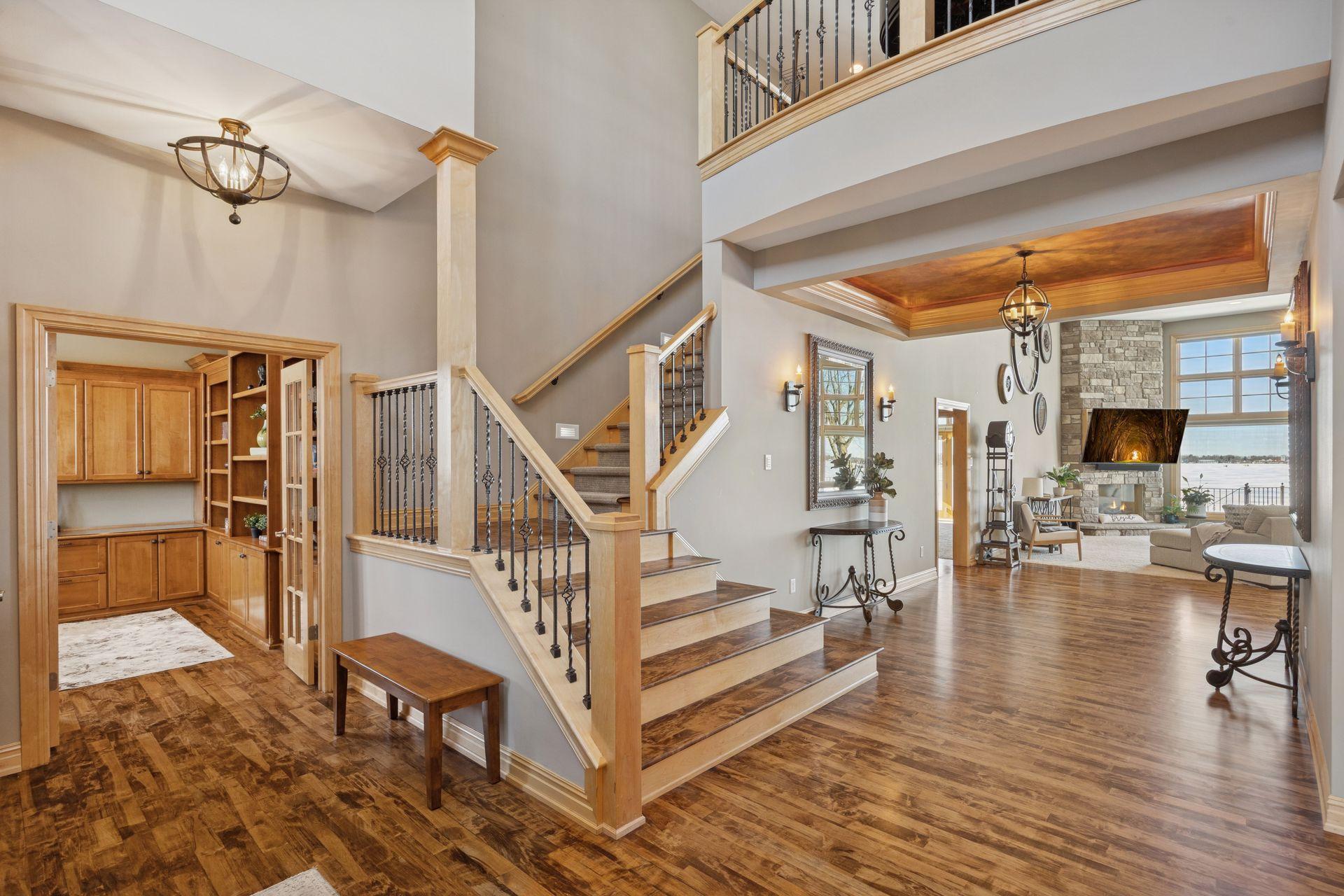 22620 Hayward Avenue N