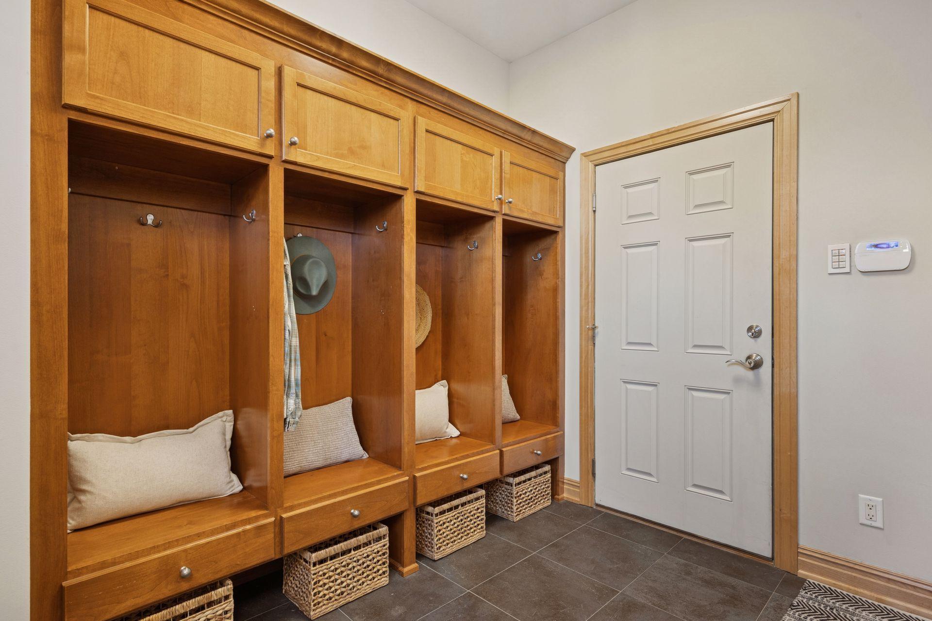 22620 Hayward Avenue N