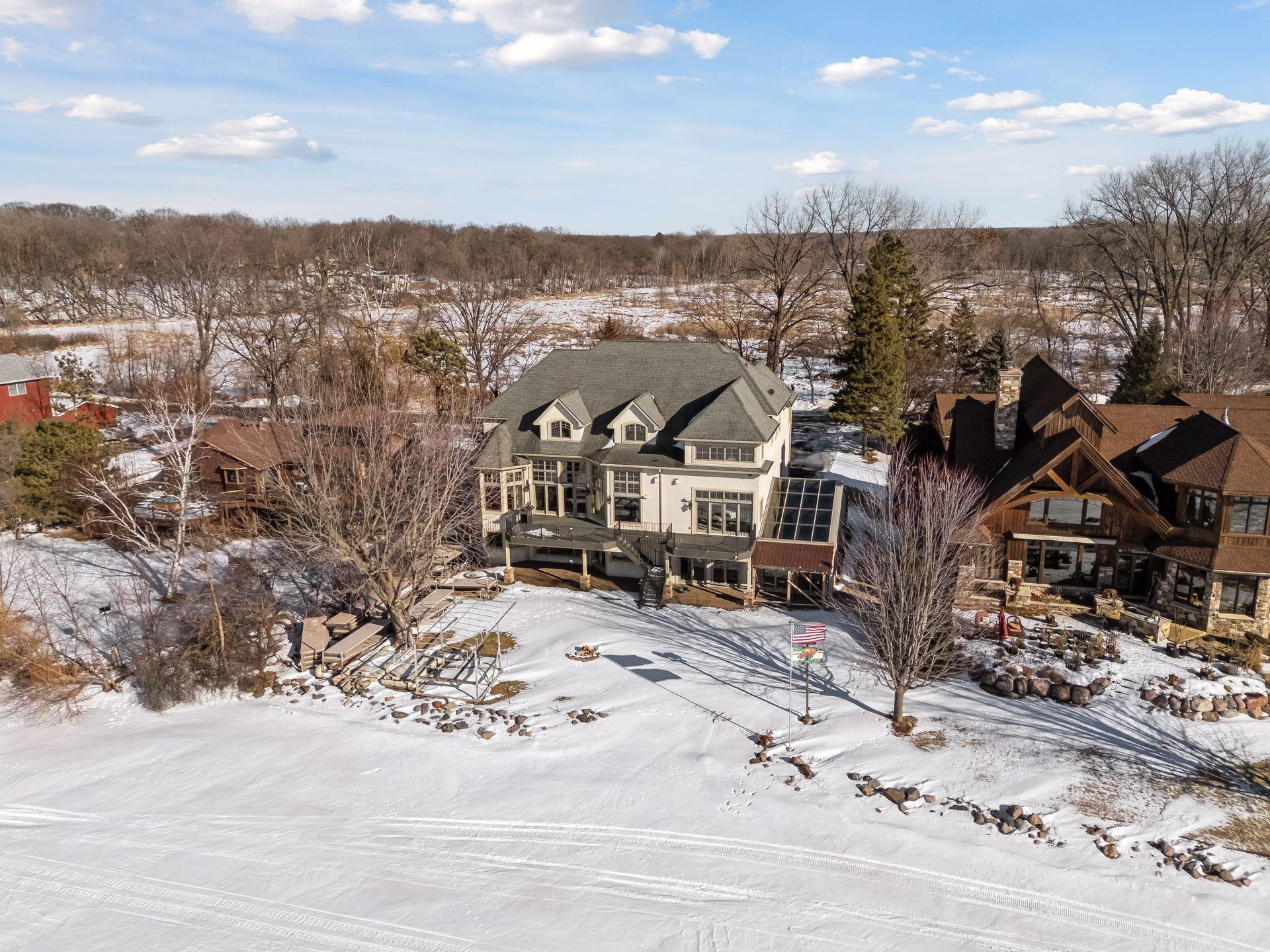 22620 Hayward Avenue N