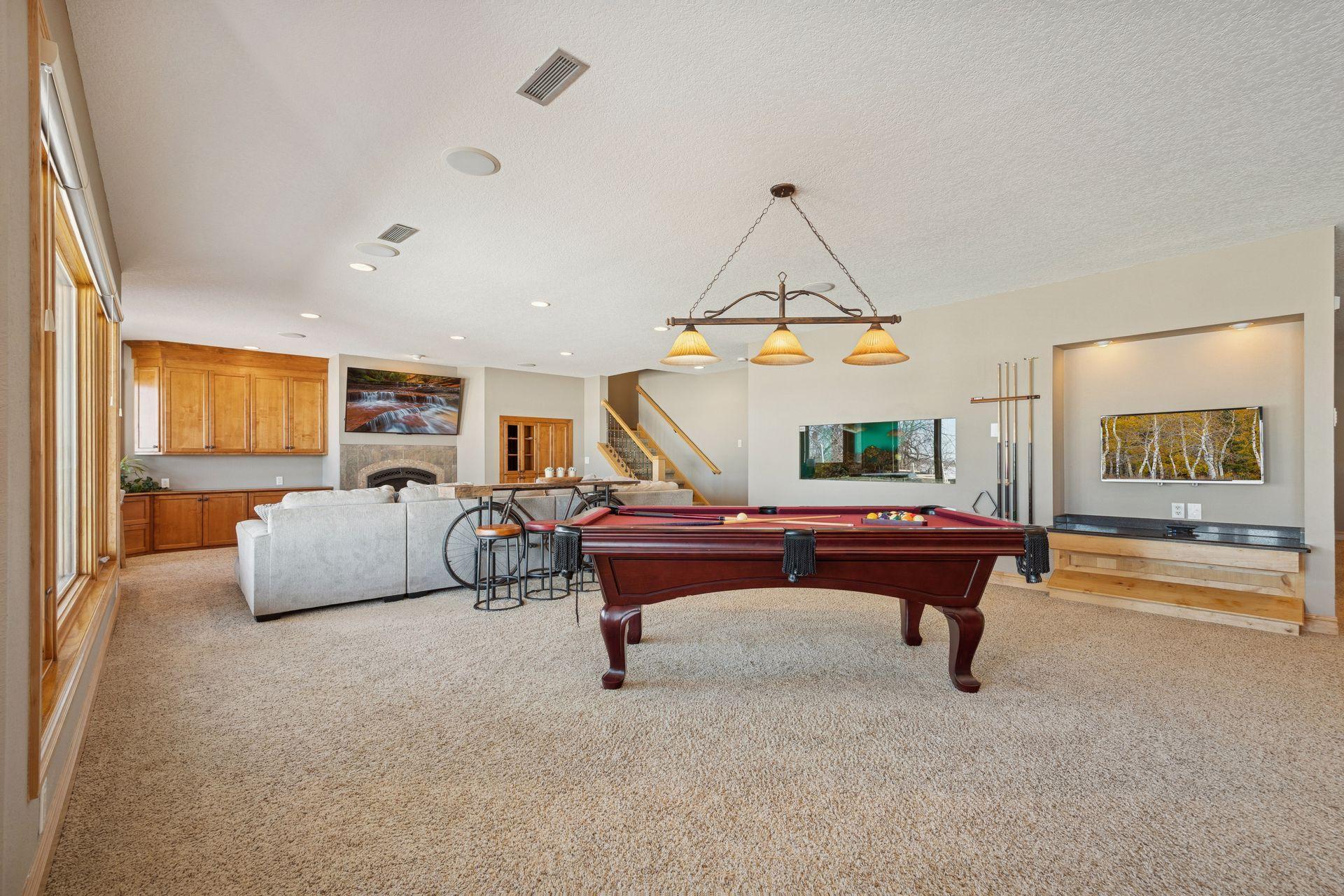 22620 Hayward Avenue N