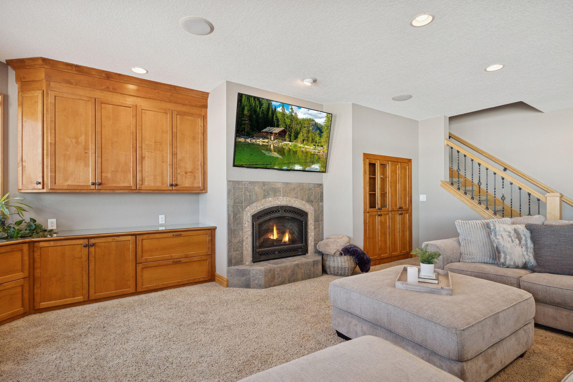 22620 Hayward Avenue N