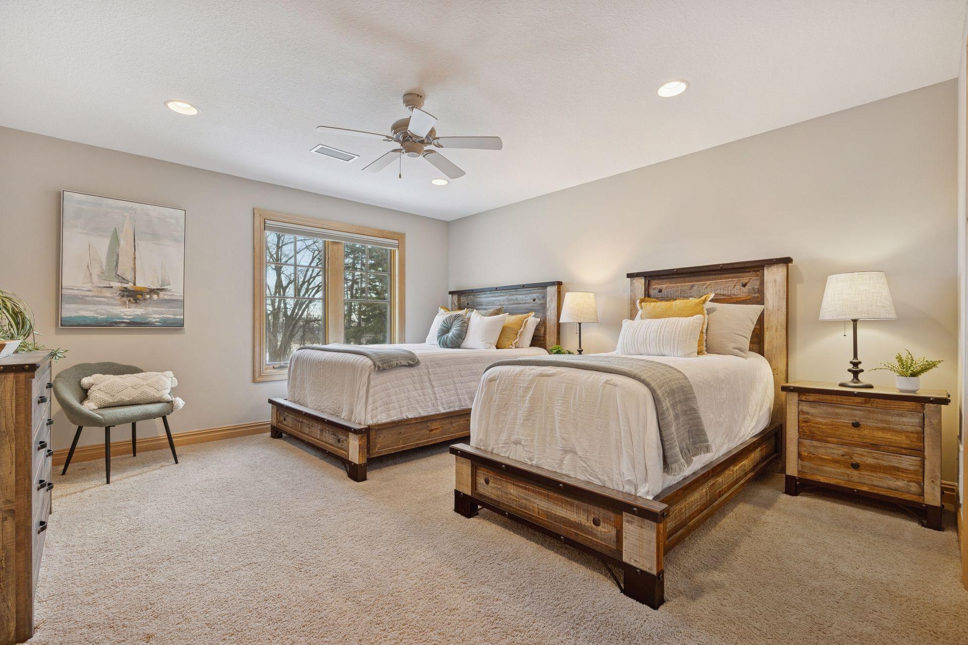 22620 Hayward Avenue N